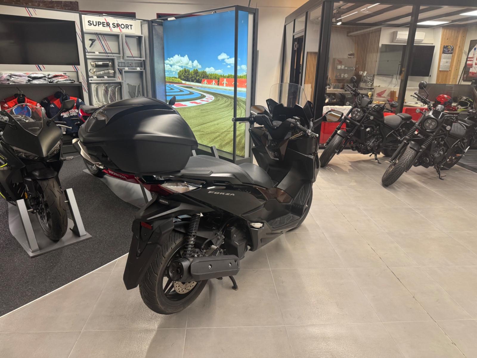Honda Forza 125 *Service neu*