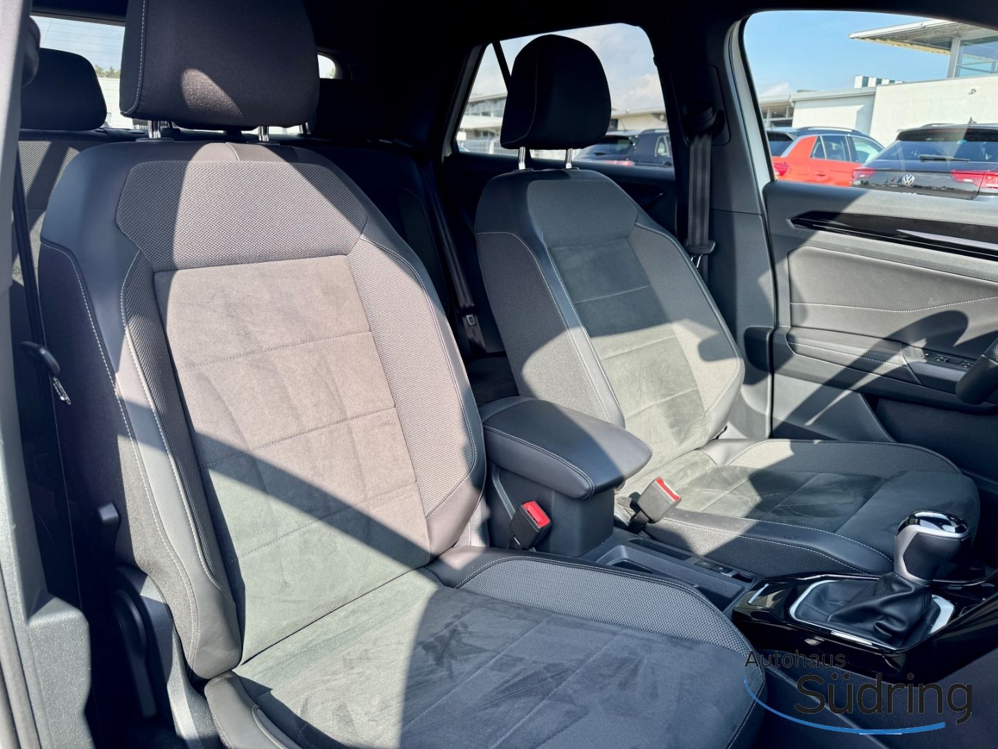 T-Roc 1,5 TSI R-Line DSG AHK Navi Rückfk.