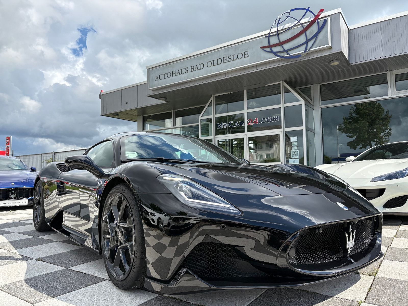MASERATI MC20