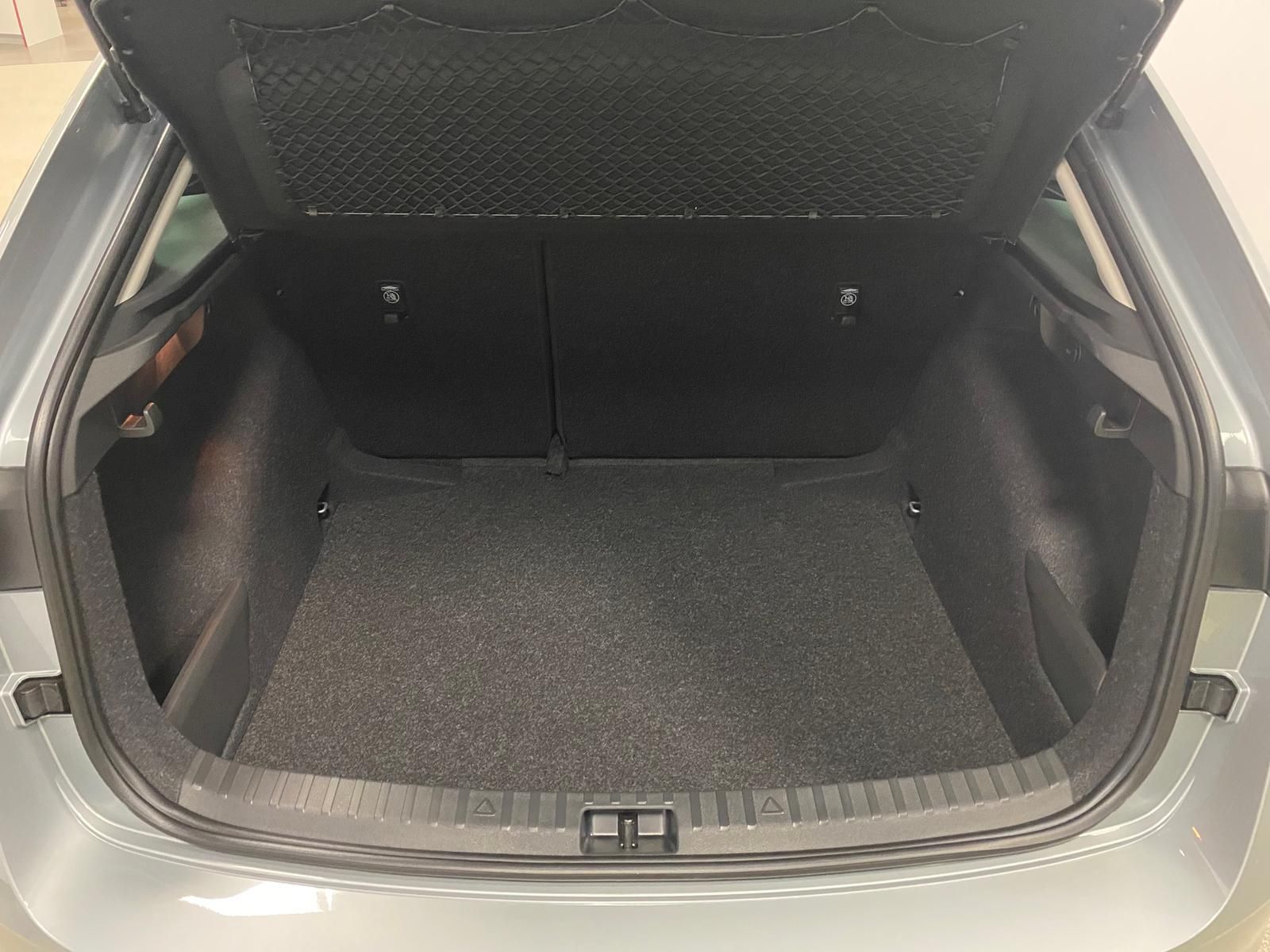 Fahrzeugabbildung SKODA Scala 1.0 TSI Selection APP+KLIMA+RFK+SITZHEIZ++