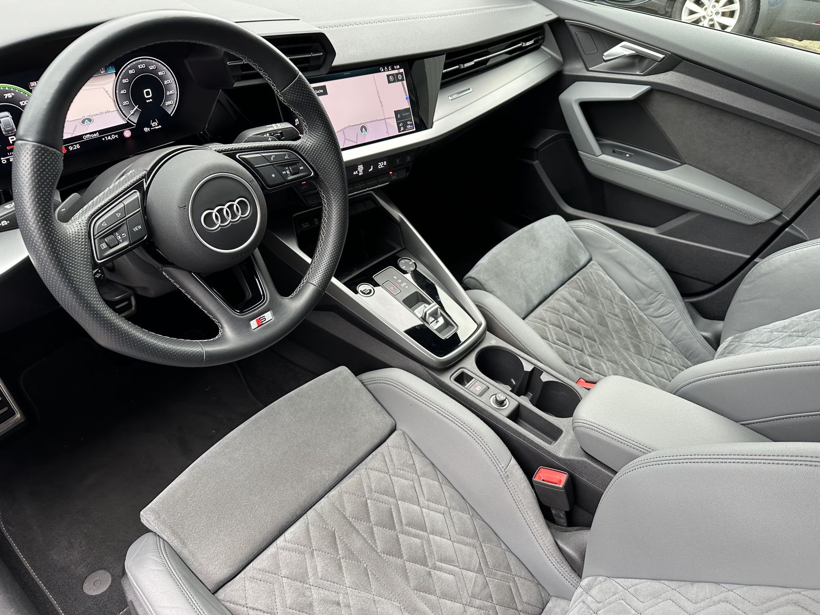 Fahrzeugabbildung Audi A3 40 TFSI e SpB S-Line NAV+LED+ACC+VCOCKPIT+1HD
