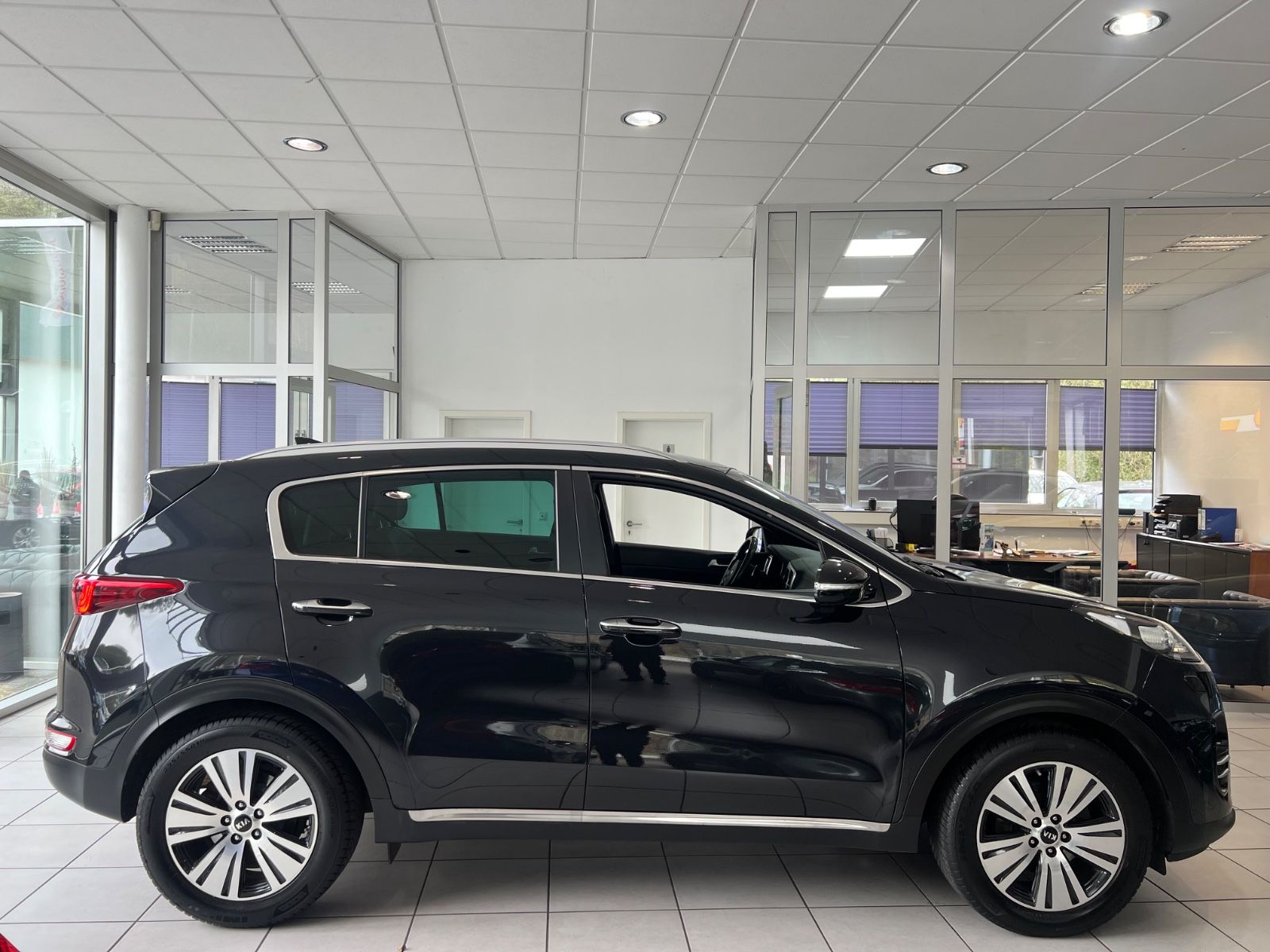 Fahrzeugabbildung Kia Sportage GT-Line 4WD Automatik *KAMERA*