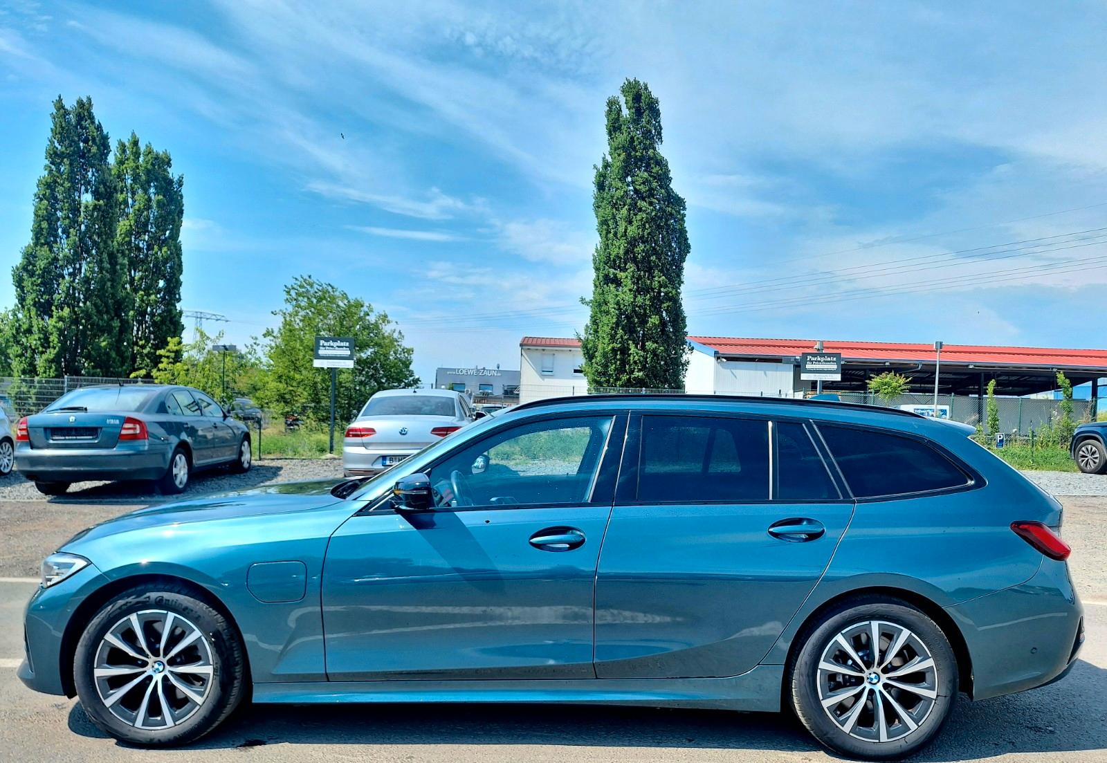 BMW 320e*Nav*LED*Ambient*Leder*SHZ*ACC*Tot-W*Cam*