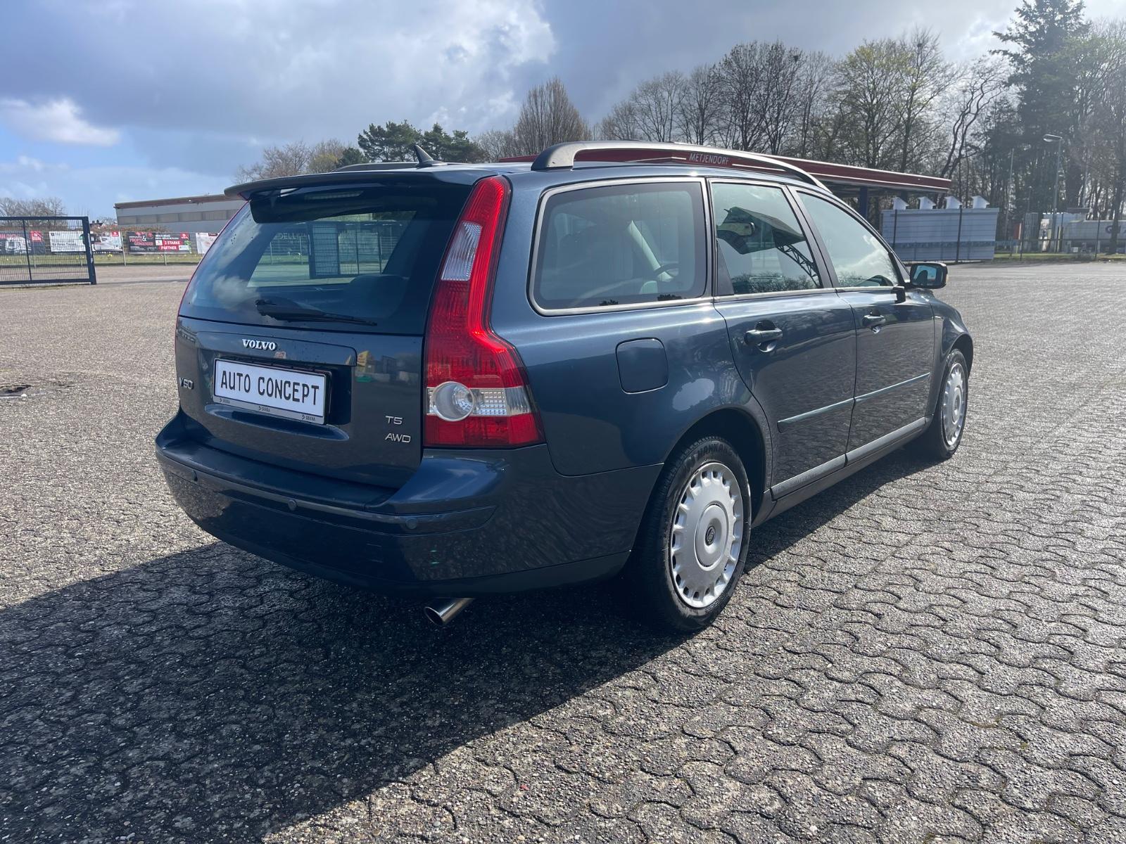 Volvo V50 2004 — photo 8