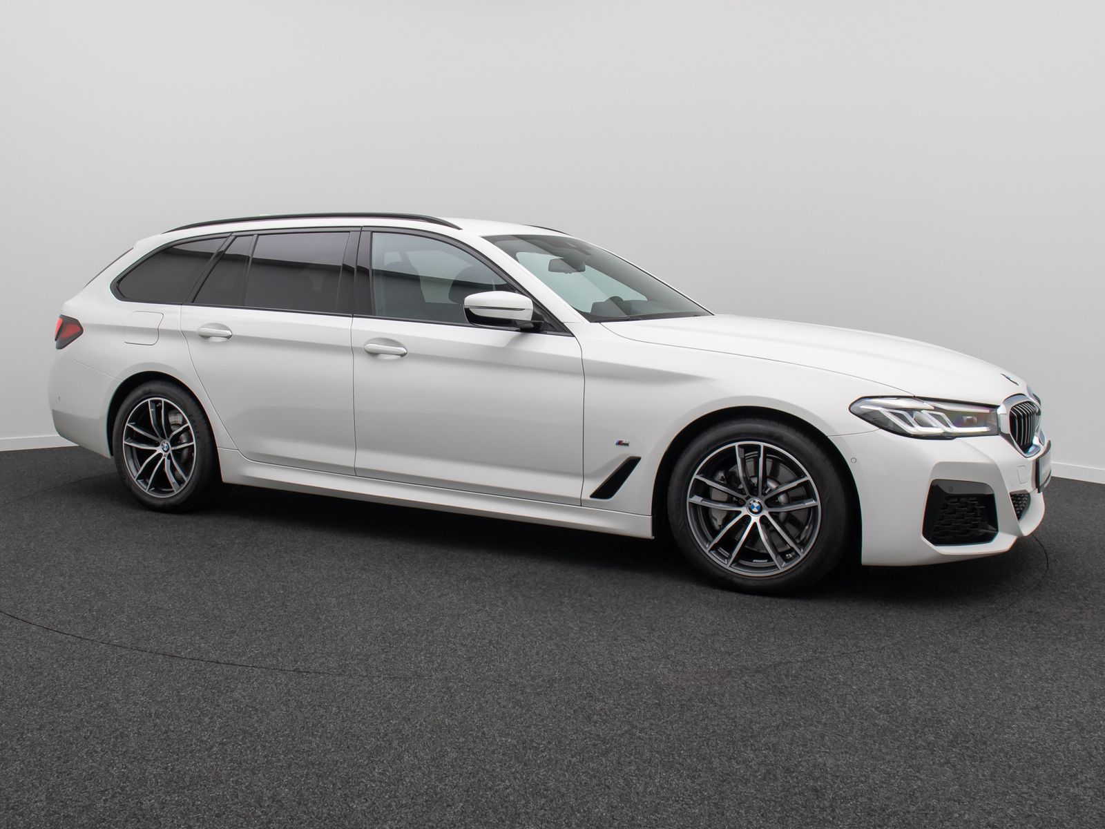 Fahrzeugabbildung BMW 530i M Sport Kamera HUD DAB Alarm HiFi 4xKlima