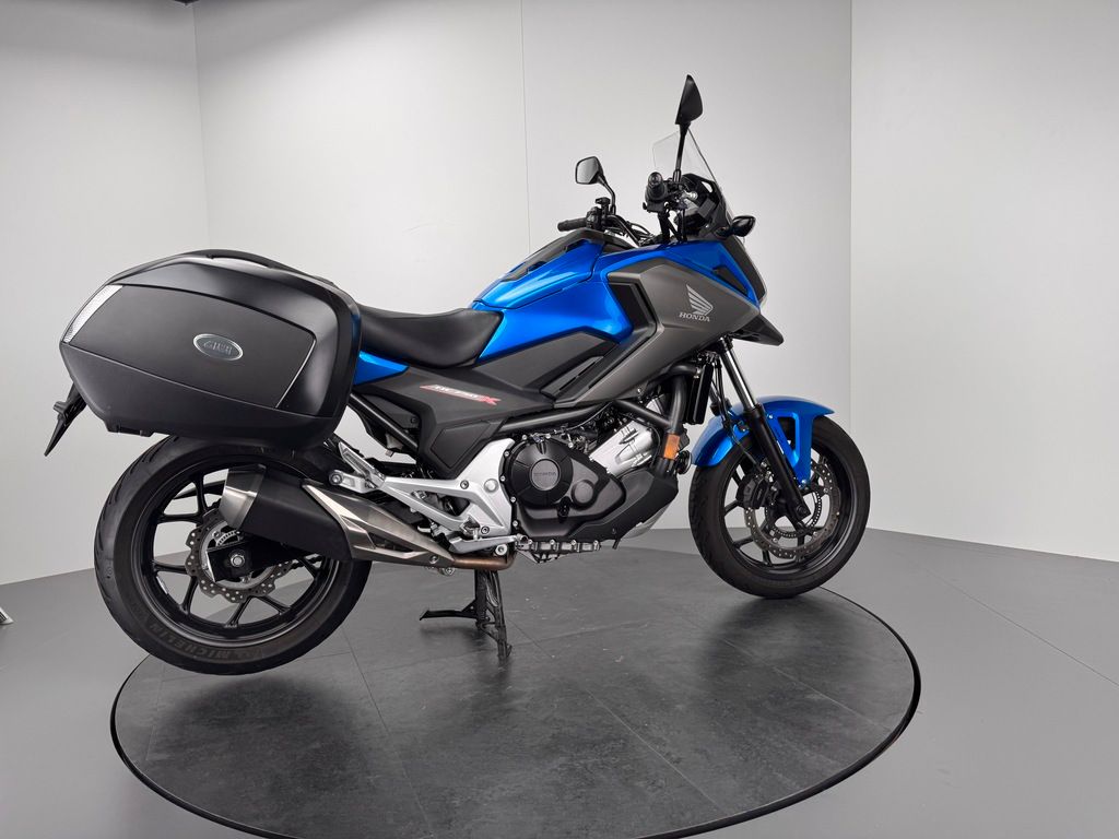 Fahrzeugabbildung Honda NC750 XA *1. HAND *KOFFER