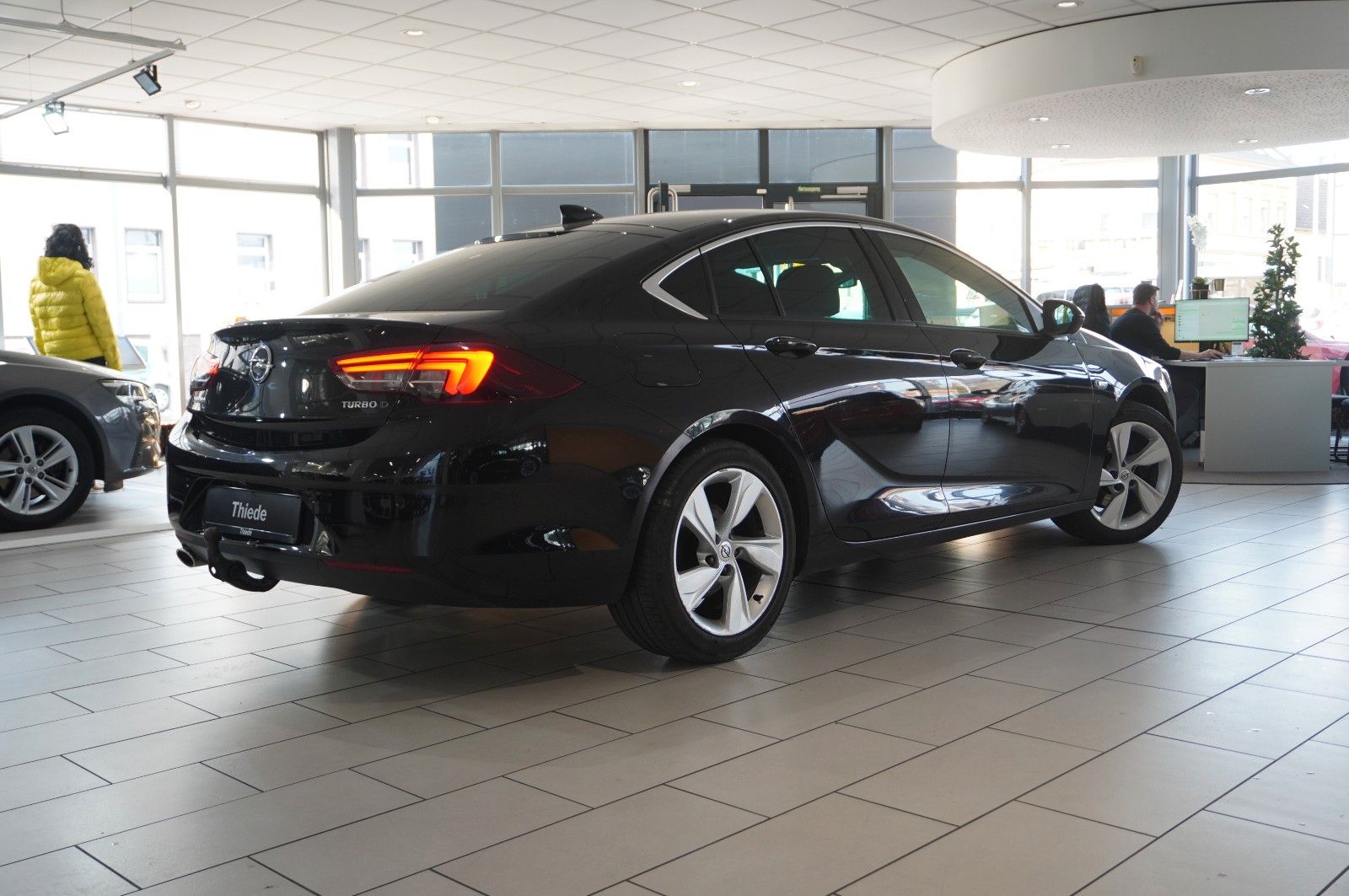 Fahrzeugabbildung Opel Insignia B GS 2.0D DYNAM. NAVI/LED/KAMERA/SH/AHK