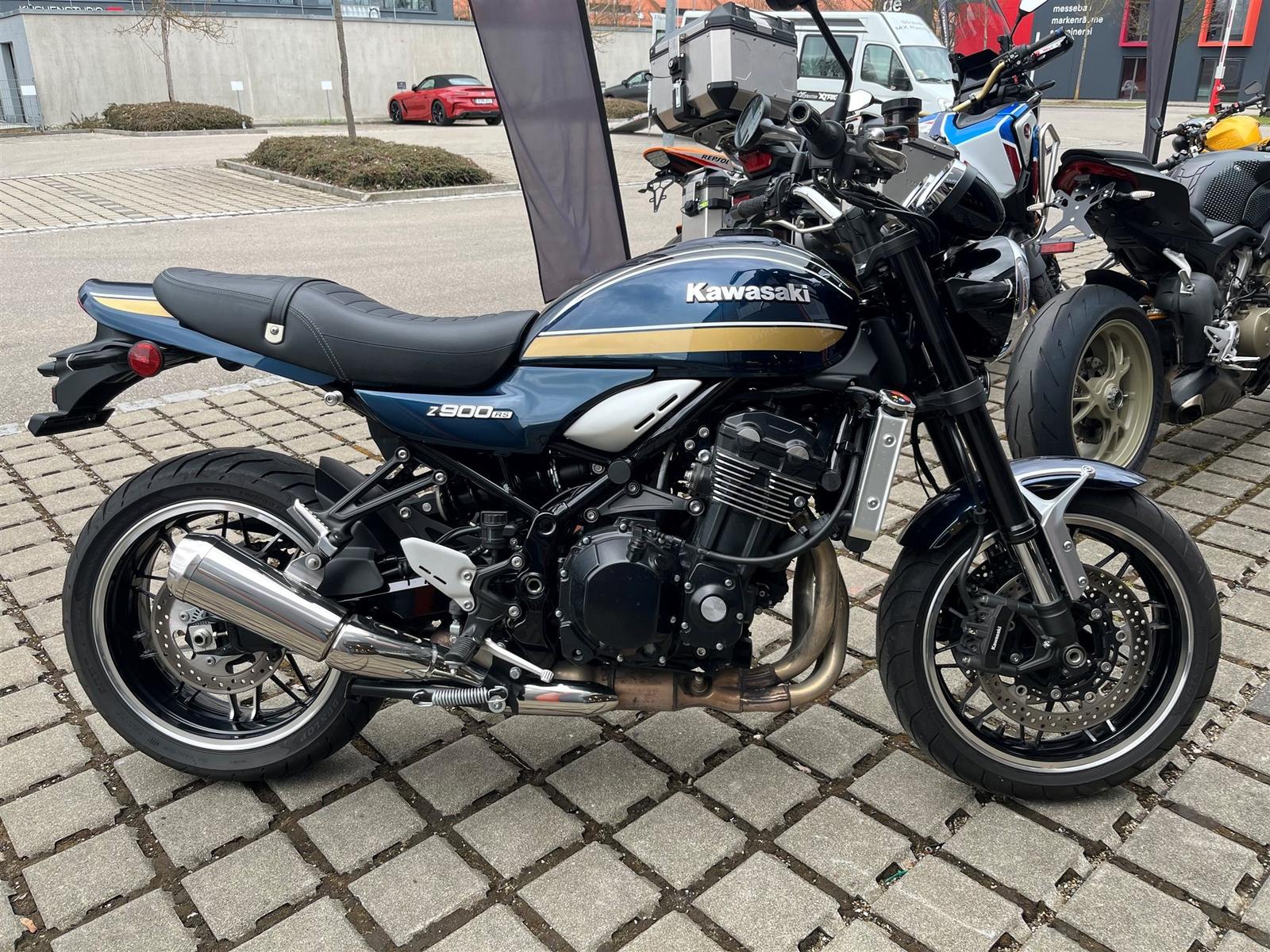 Kawasaki Z900 RS Reifen / Service / HU neu /