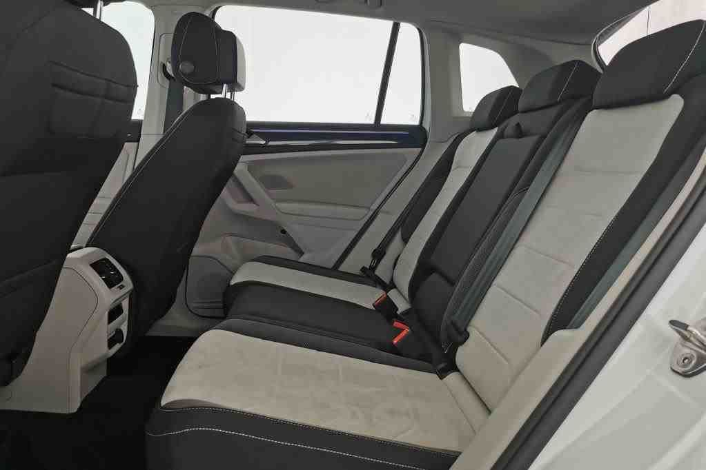 Volkswagen Tiguan Elegance 1.5 TSI AHK*Tempo*PDC*RFK*Klima