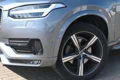 Fahrzeugabbildung Volvo XC 90 D5 AWD* R-Design*STDHZG*PANO*AHK*MIetkauf