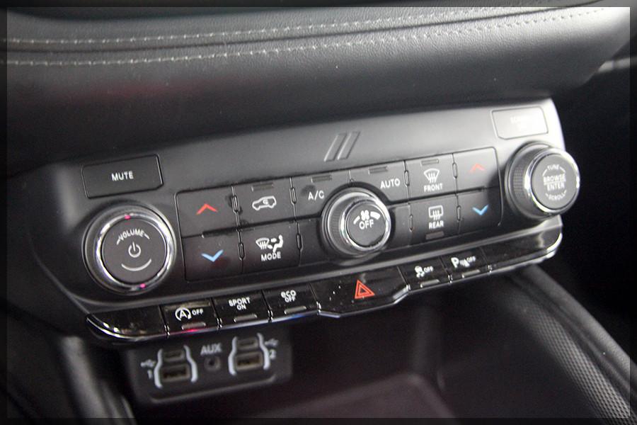 Dodge Durango 3.6 SXT 7 SITZER AHK / CAM / PDC