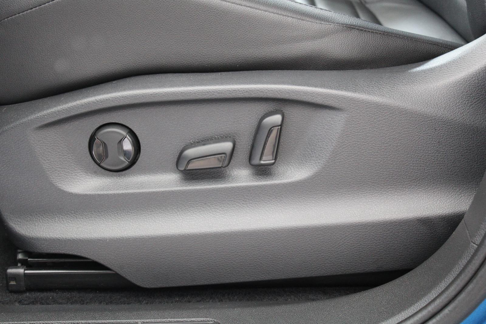 Volkswagen Touran *7 Sitzer* *Tüv&Inspektion Neu*Navi*Leder