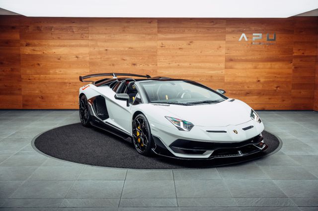 Lamborghini Aventador SVJ Roadster