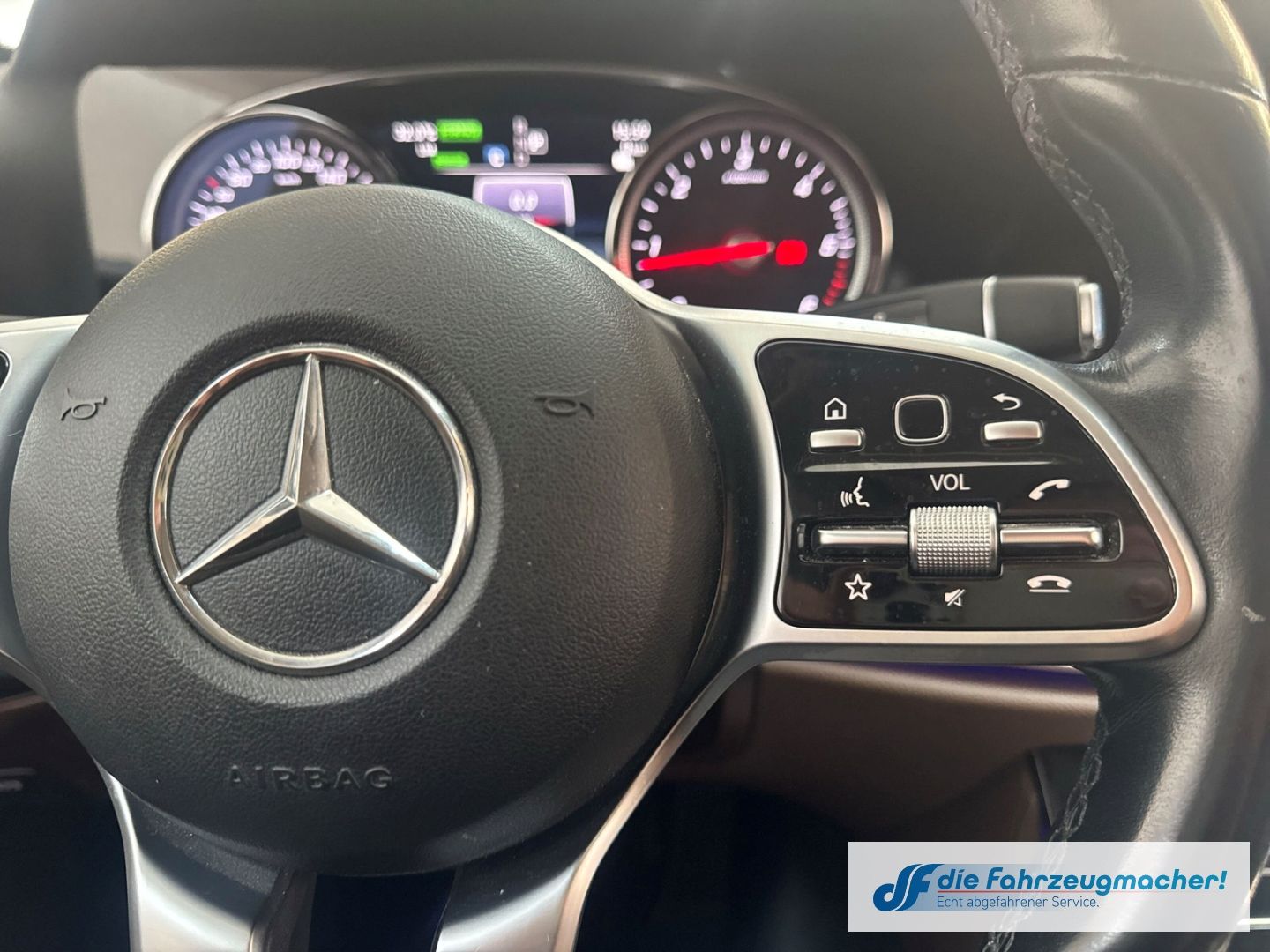 Fahrzeugabbildung Mercedes-Benz E 300 T-Modell de Niveau Navi Digitales Cockpit