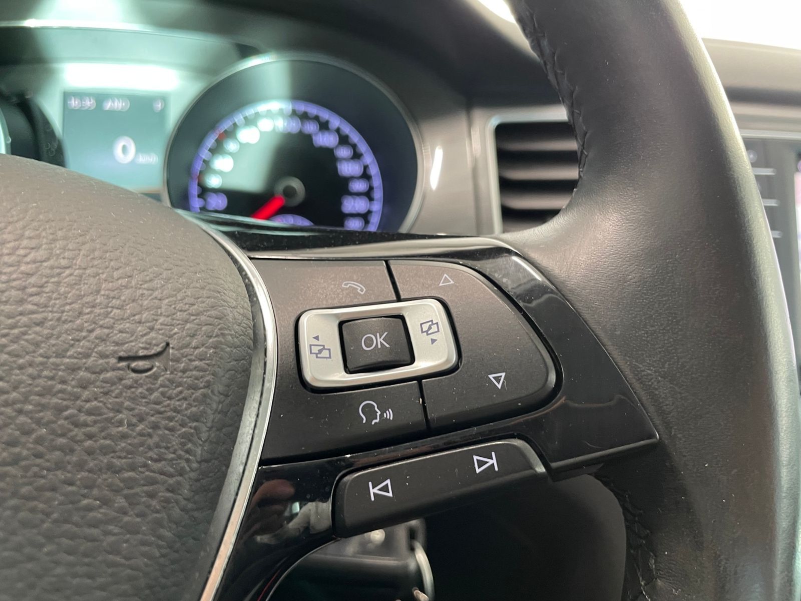 Golf Sportsvan Allstar 1.2 TSI DSG PDC SHZ NAVI