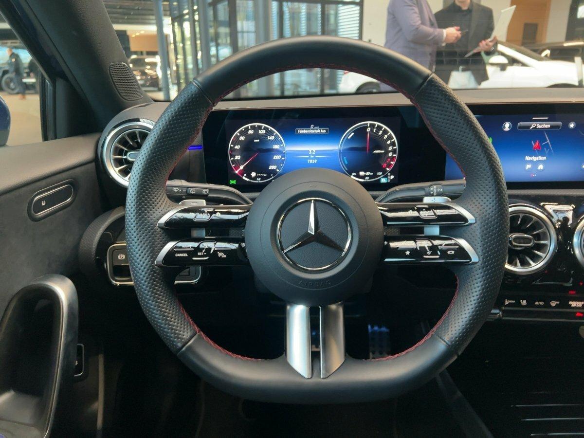 Mercedes-Benz A 250e EQ Hybrid AMG+LED+KEY.-GO+360+AMBIENTE