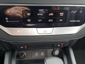 KGM Musso Grand Black 2.2 AT Navi°Leder° Sperrdiff°A