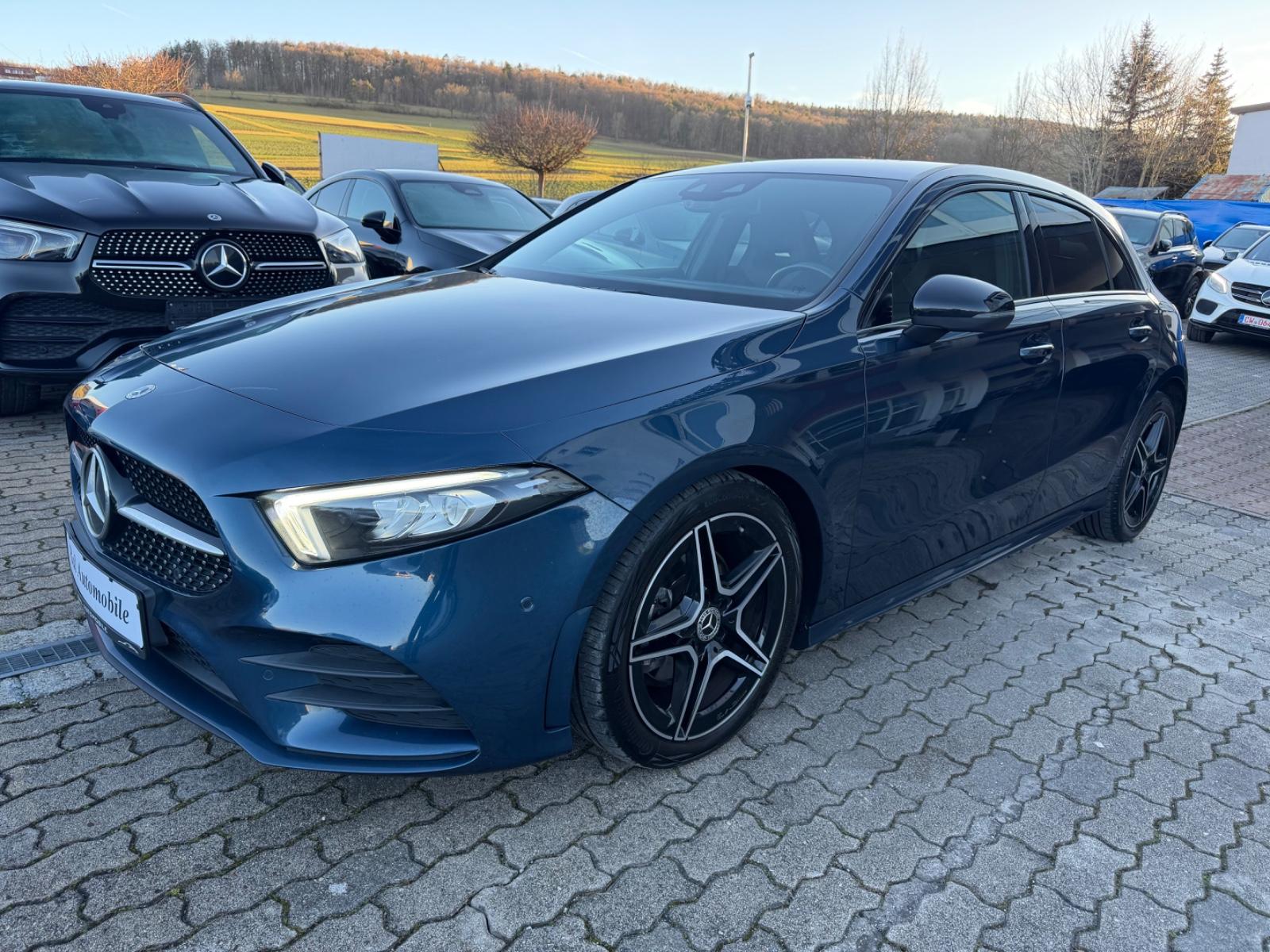 Mercedes-Benz A 180 d AMG LINE LEDER NAVI AMBI LED KAM MBUX