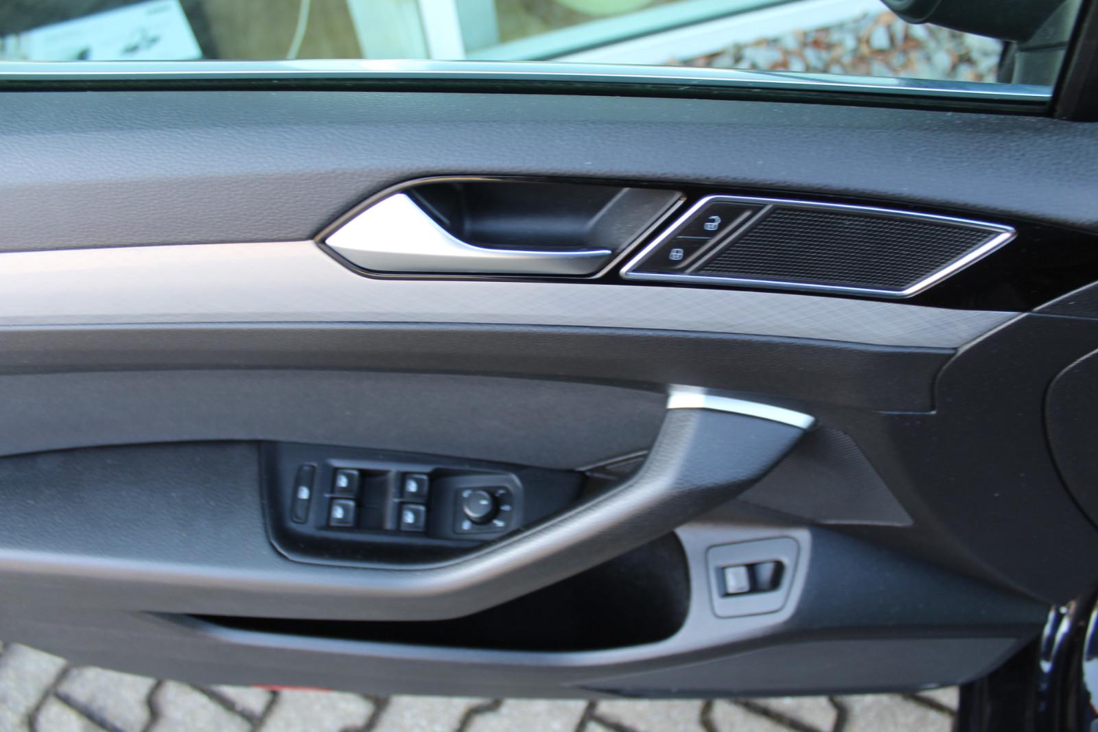 Volkswagen Passat 1.5l,Business ACC+LED+CARPLAY+AHK, миниатюра 24