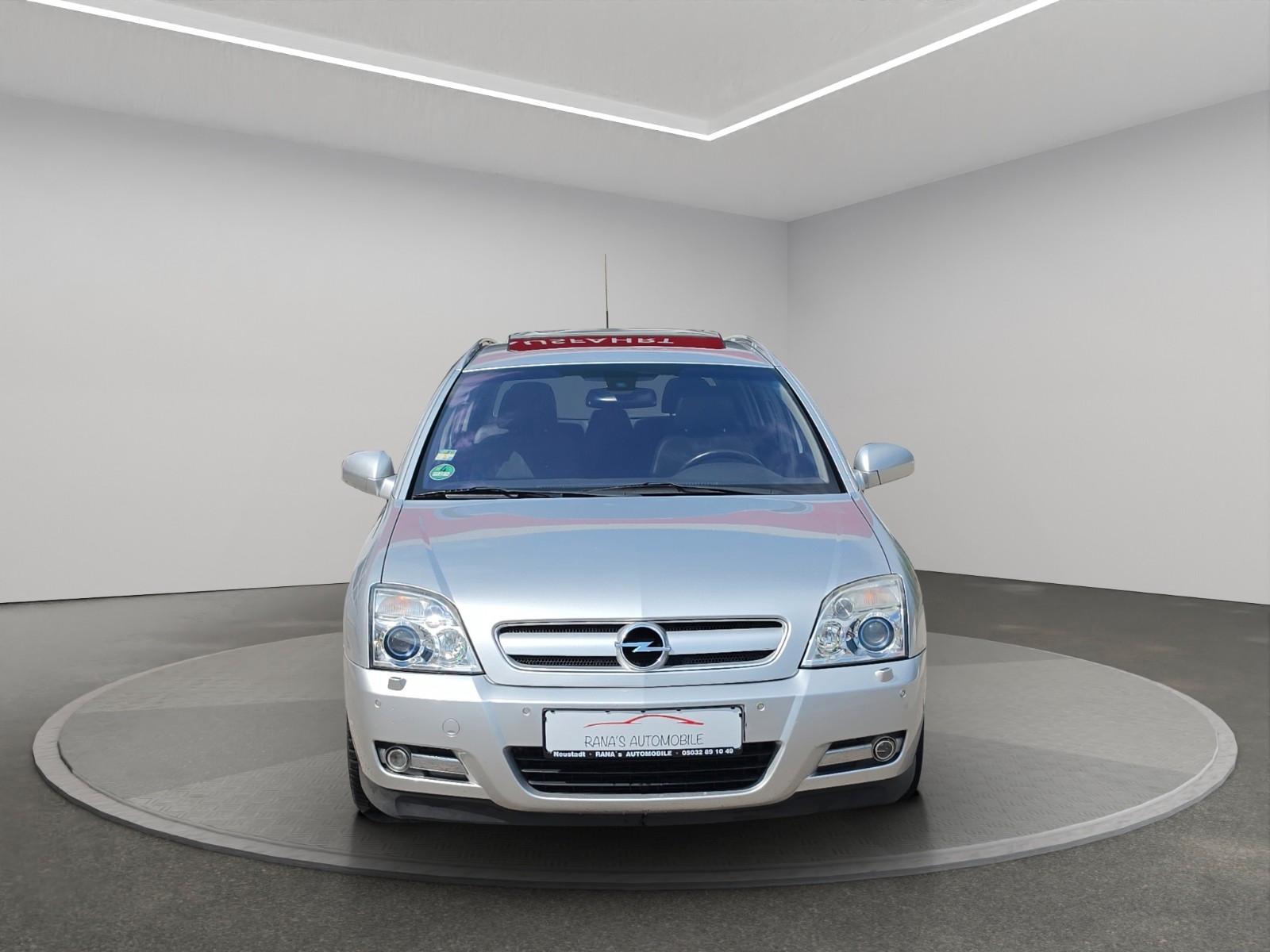 Opel Signum 2004 — салон