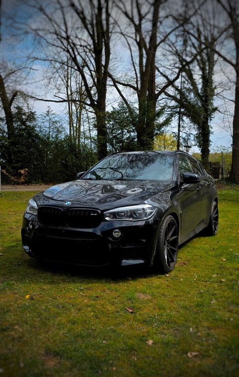 Image of BMW X6 M