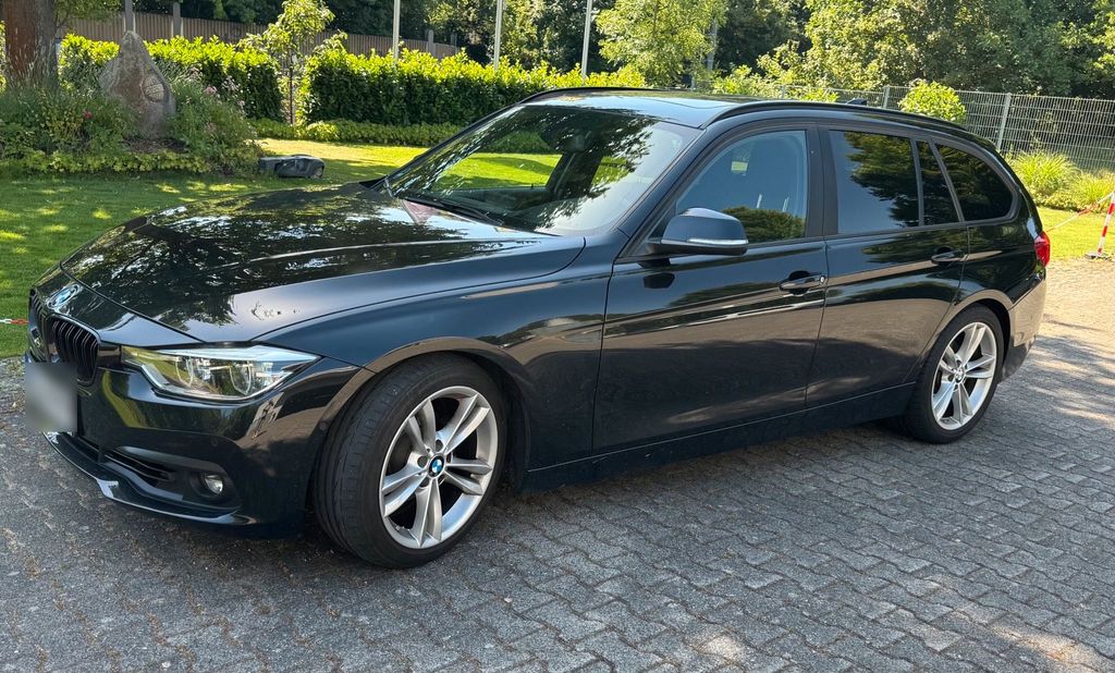 Image of BMW 320
