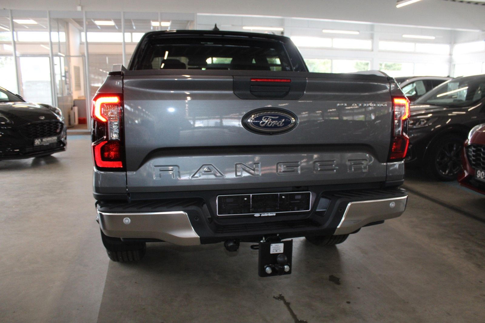 Fahrzeugabbildung Ford Ranger Platinum Automatik LEDER AHK ROLLO STDH