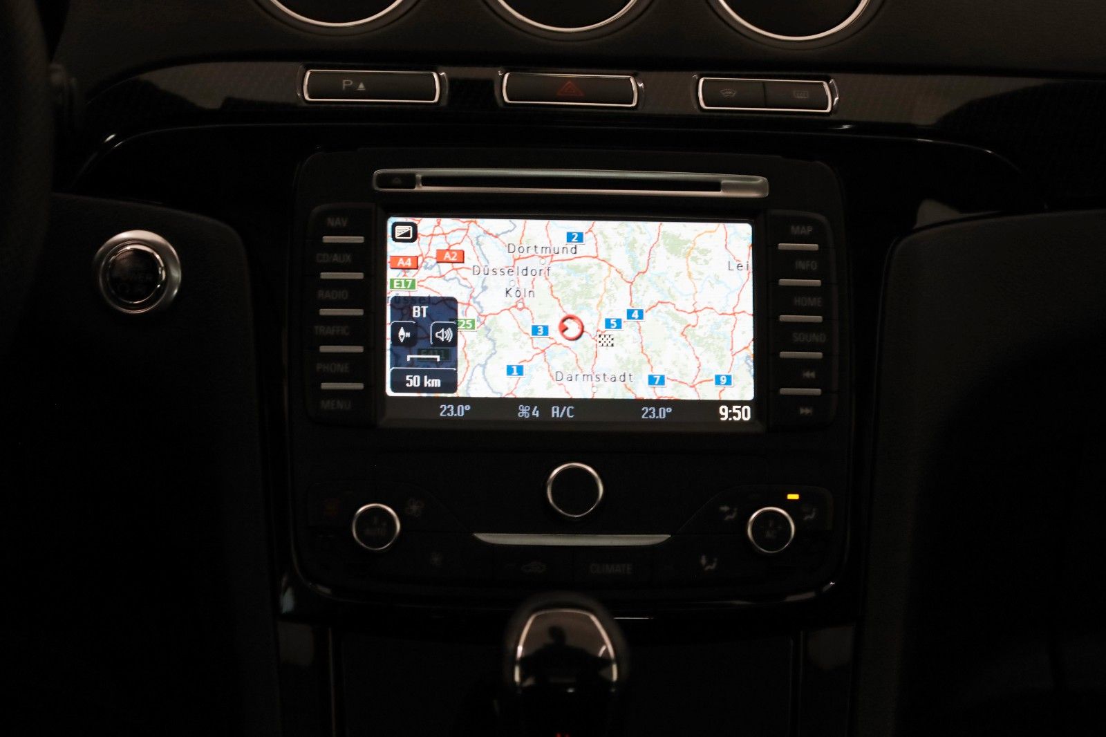 Fahrzeugabbildung Ford S-MAX Titanium S T.Leder,Navi,Xenon,Panorama,SH