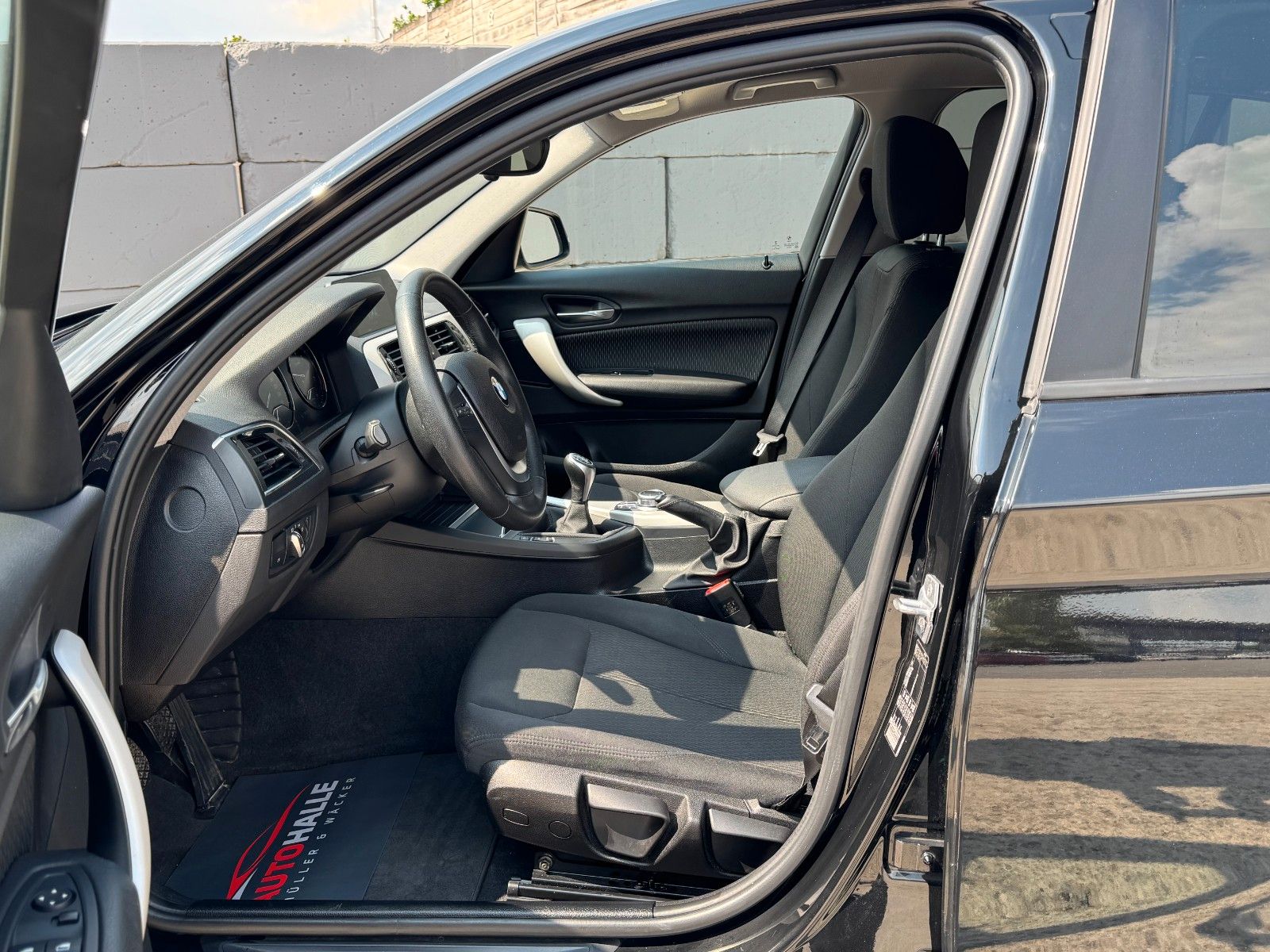 Fahrzeugabbildung BMW 116i F20 Advantage Navi LED PDC SHZ