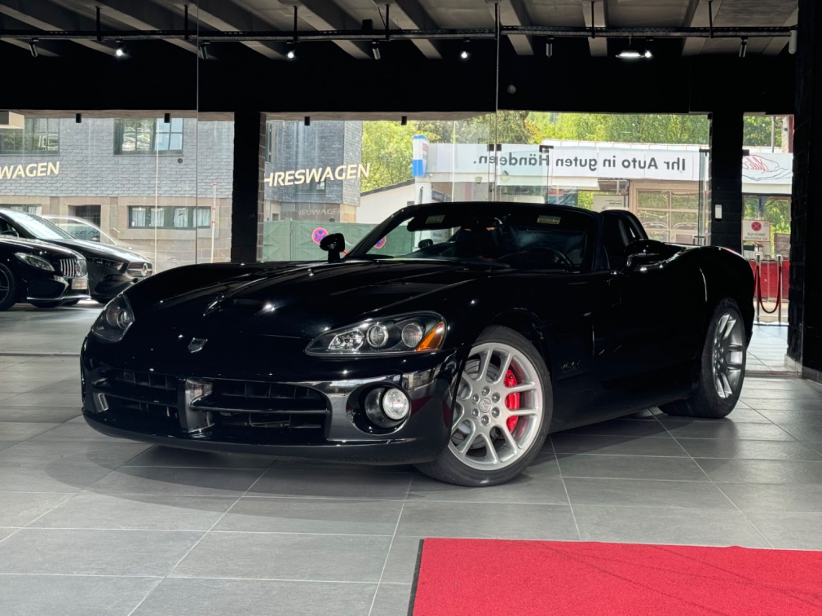 Fahrzeugabbildung Dodge Viper SRT-10 8,3L /SIDEPIPES/EU-AUSFÜHRUNG/