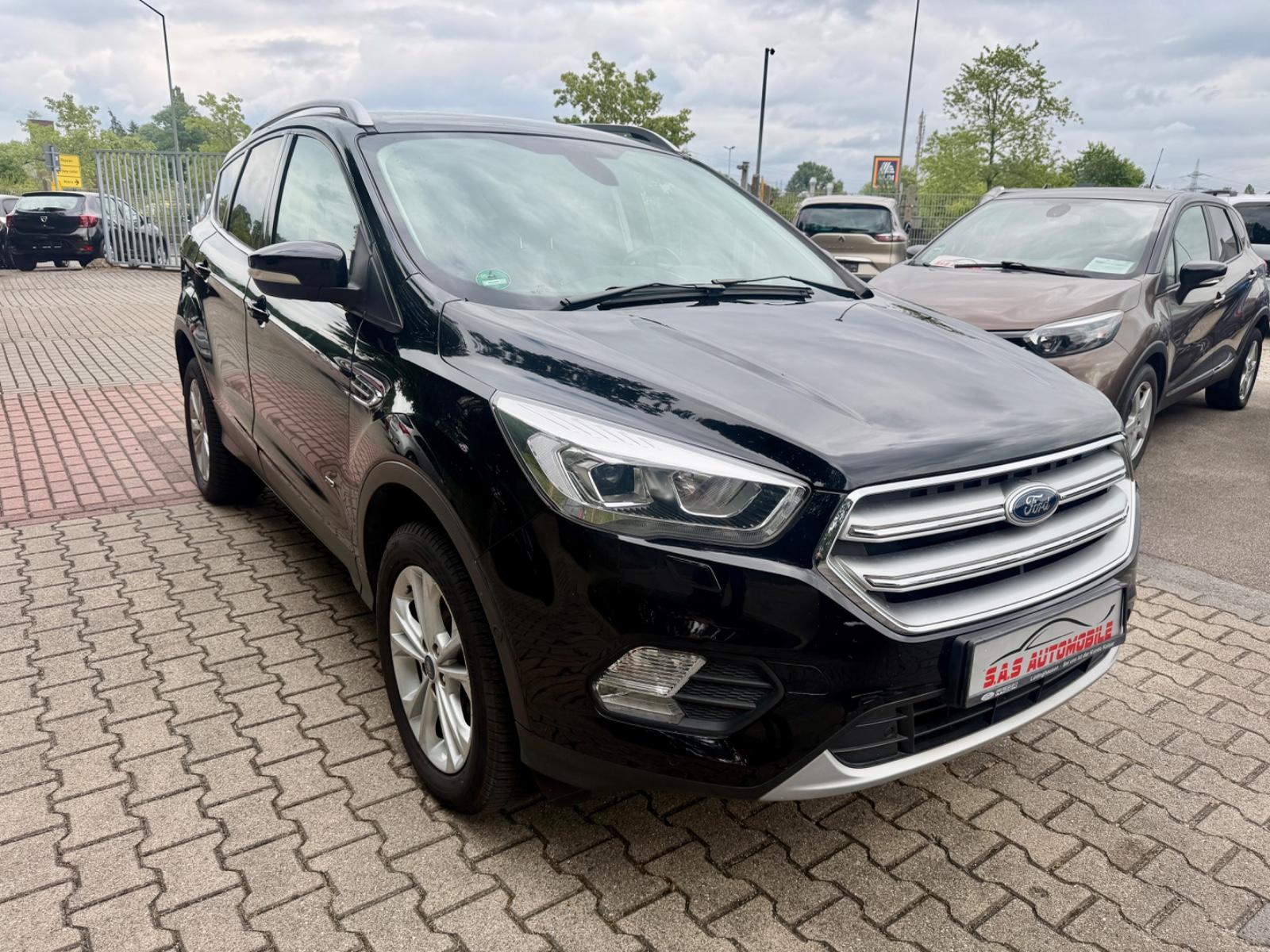 Ford Kuga Titanium/Gepflegter Zustand/Scheckheftgepfl