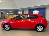 Opel Astra J Lim. 5-trg. Selection - Opel Astra: Selection