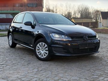 Volkswagen Golf - 2