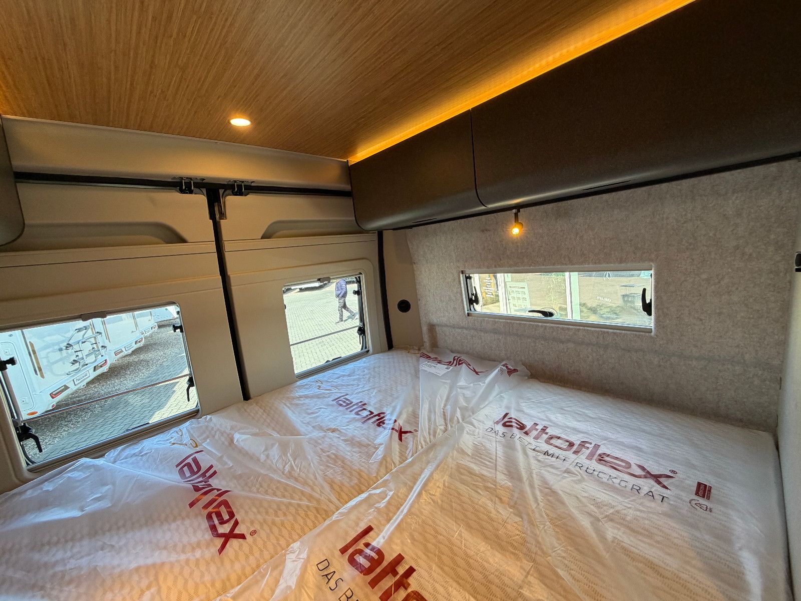 Fahrzeugabbildung HYMER / ERIBA / HYMERCAR Redwood 601 - Voll - 6.871€ sparen!