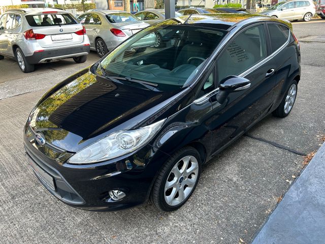Fahrzeugabbildung Ford Fiesta Titanium+NaviZB+Klima+1.Hand+SHZ+LM+WR+BT