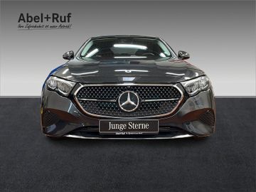 Mercedes E 200 - 2