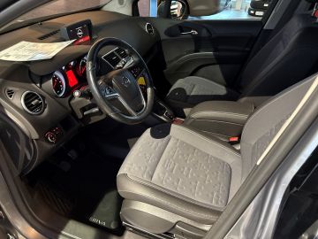 Bild 9 Opel Meriva B Innovation Mehrzonenklima Ambientebeleu