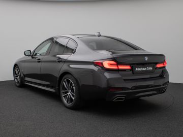Fahrzeugabbildung BMW 520d M Sport  Kamera HUD DAB HiFi AHK DisplayKey