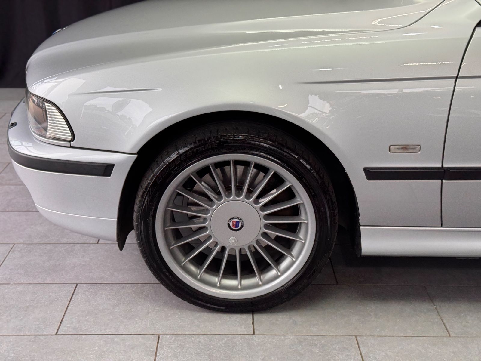 Fahrzeugabbildung BMW 540i LIM|AUTOMATIK|16:9 NAVI|LEDER|DOPPELVERGLAS