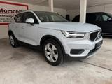 Volvo XC 40 Momentum Pro 2WD - silberne Volvo XC40