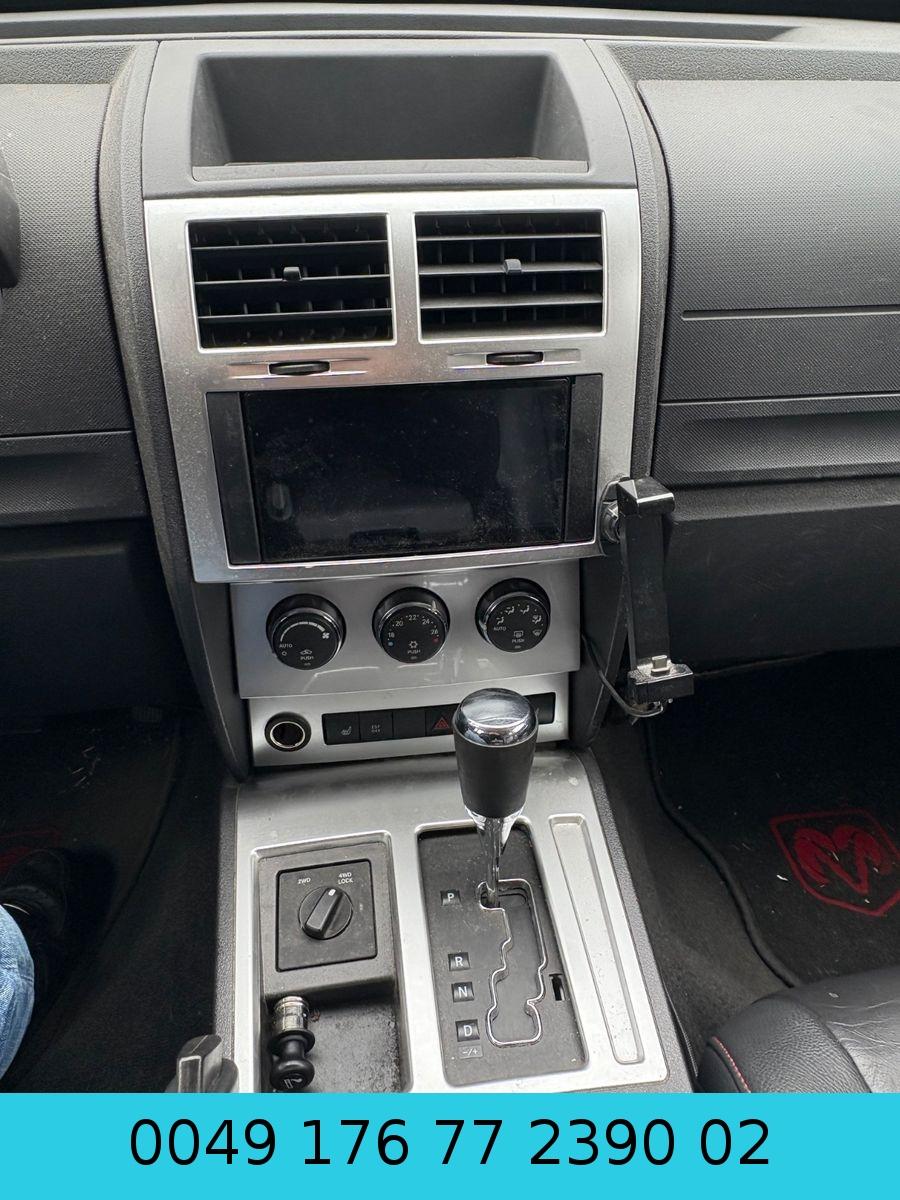 Dodge Nitro 2009 — photo 15