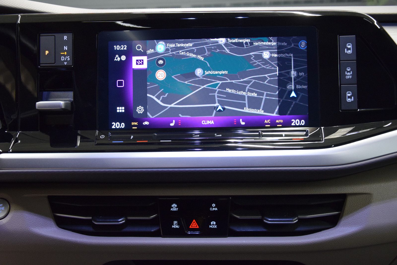 Fahrzeugabbildung Volkswagen T7 Multivan Pano ACC AHK DCC HK HuD 3-Zonen