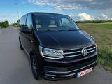 Volkswagen T6 Transporter Bus Multivan Highline*DSG*LEDER* - Volkswagen T6 Transporter in Halle