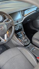 Opel Astra Sportstourer, EZ 06/2017, 155.000km - Opel Astra mit Diesel-Antrieb: 2.0