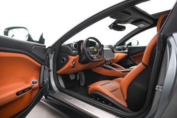 صورة مصغرة 13 لـ 2017 Ferrari GTC4LUSSO
