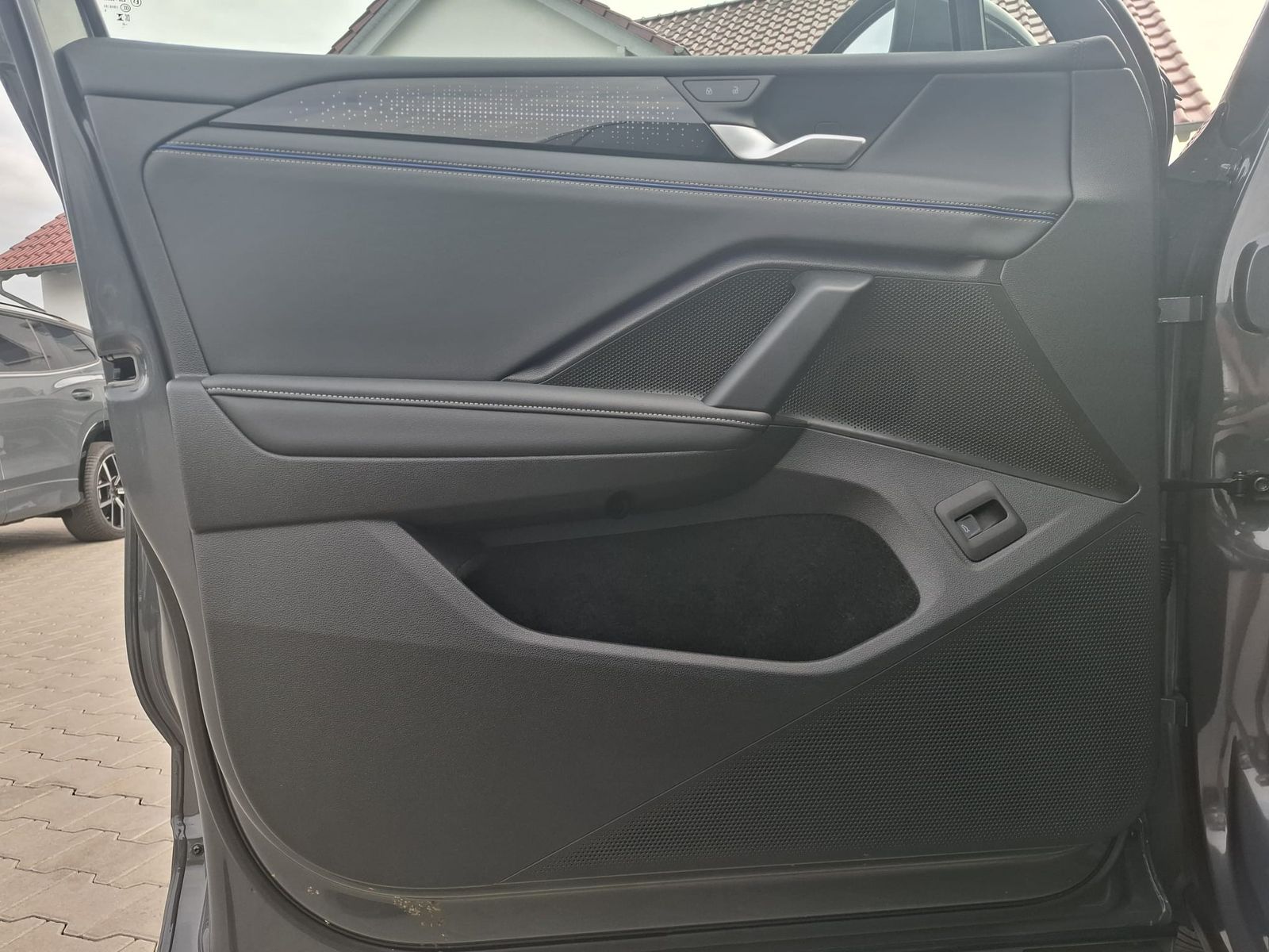 Image du véhicule Volkswagen Tiguan 2.0 TDI 4M R-Line PANO*H&amp;K*AHK*MATRIX*20".