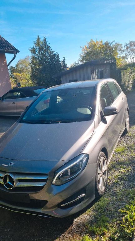 Image of Mercedes-Benz B 200