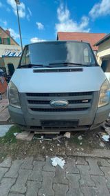 Ford Transit mit Anhängerkupplung. Schilde... - Ford Transit: Anhängerkupplung