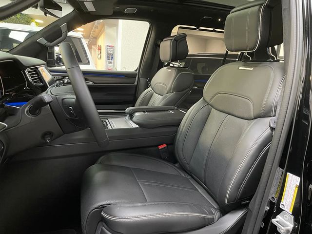 Fahrzeugabbildung Jeep GRAND WAGONEER OBSIDIAN 6.4L V-8  SOFORT!!!