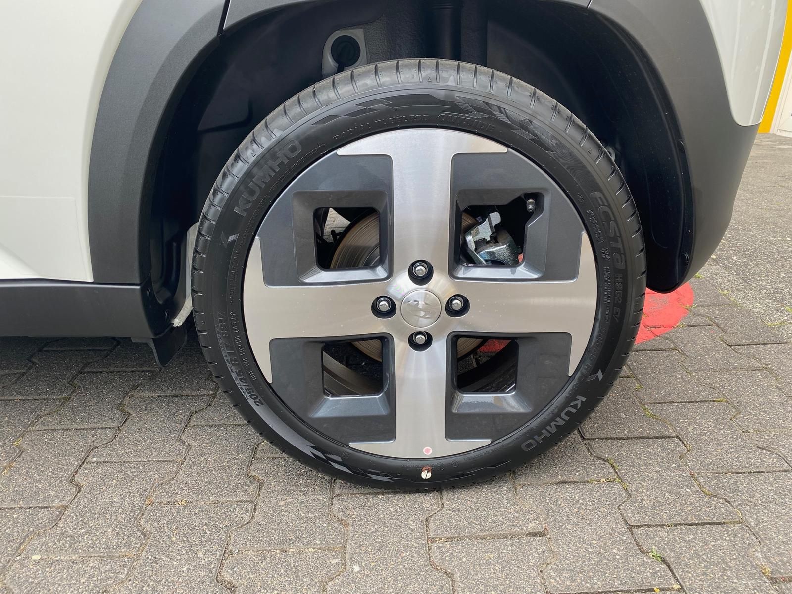 Fahrzeugabbildung Hyundai INSTER Elektro 85 kW APP+KLIMA+ACC+KAMERA+17"Alu